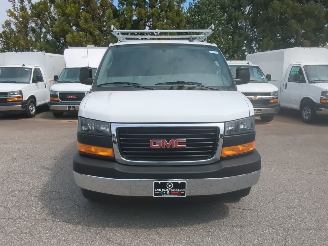 New 2025 Summit White GMC Work Van image 3
