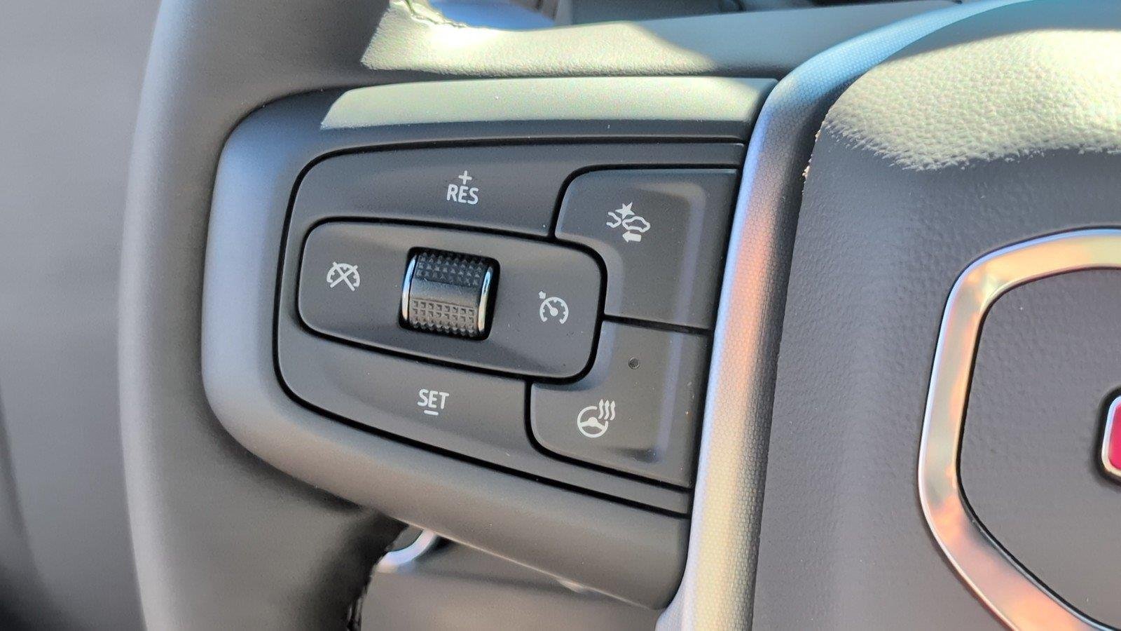New 2026 Glacier White Tricoat GMC SLT image 31