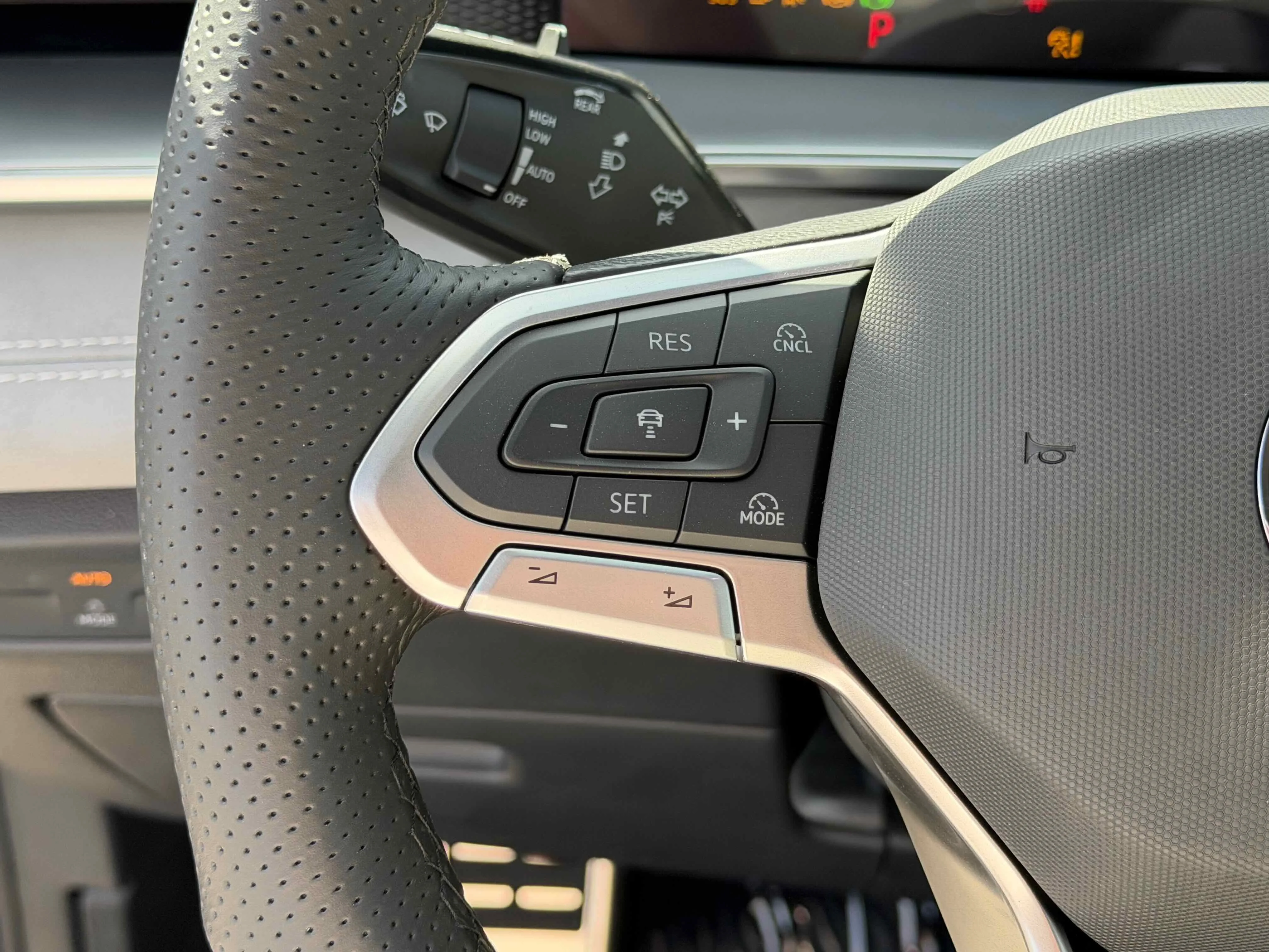 New 2026 Platinum Gray Volkswagen SE R-Line Black image 19