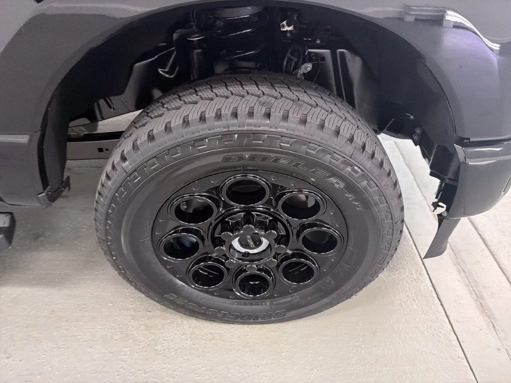 New 2027 Agate Black Metallic Ford F-250® Lariat® image 5