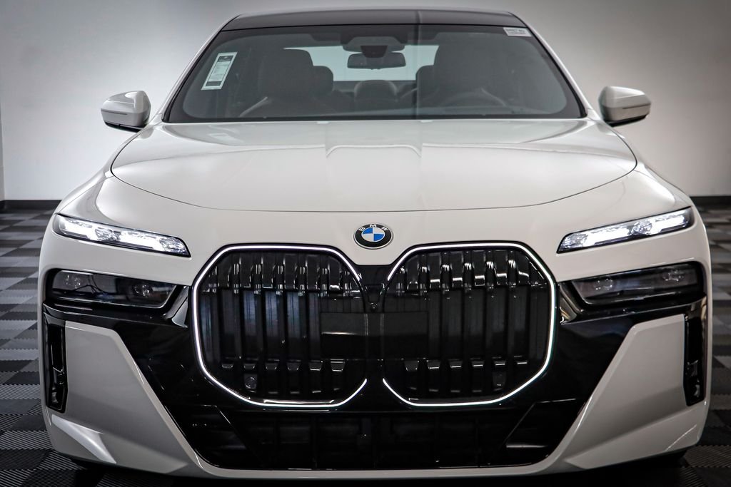 New 2026 Alpine White BMW 760i xDrive image 25