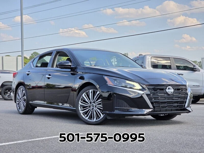 Used 2025 Super Black NISSAN SL FWD image 21