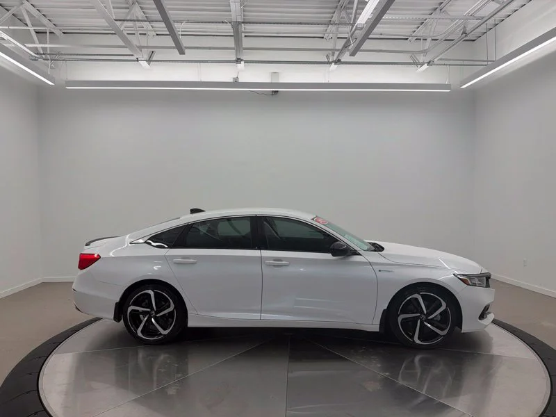 Used 2022  Honda Sport image 2