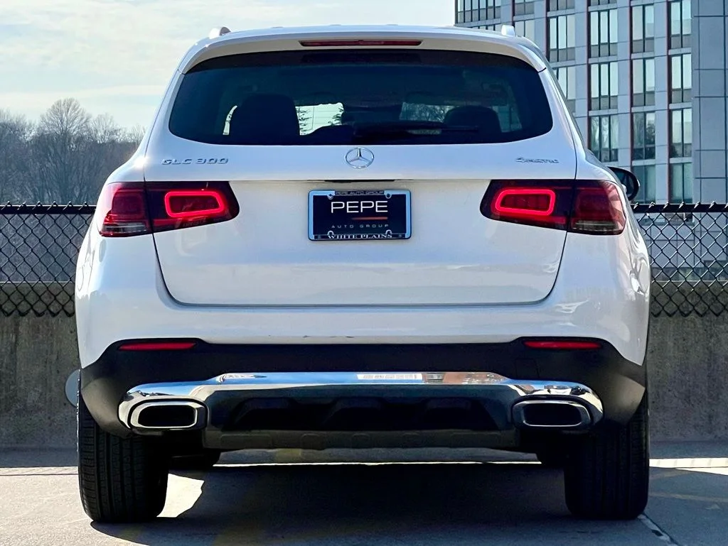 Certified Used 2022  Mercedes-Benz GLC 300 image 5