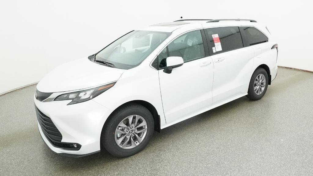 2026 Toyota Sienna XLE 8-Passenger Hybrid FWD's photo