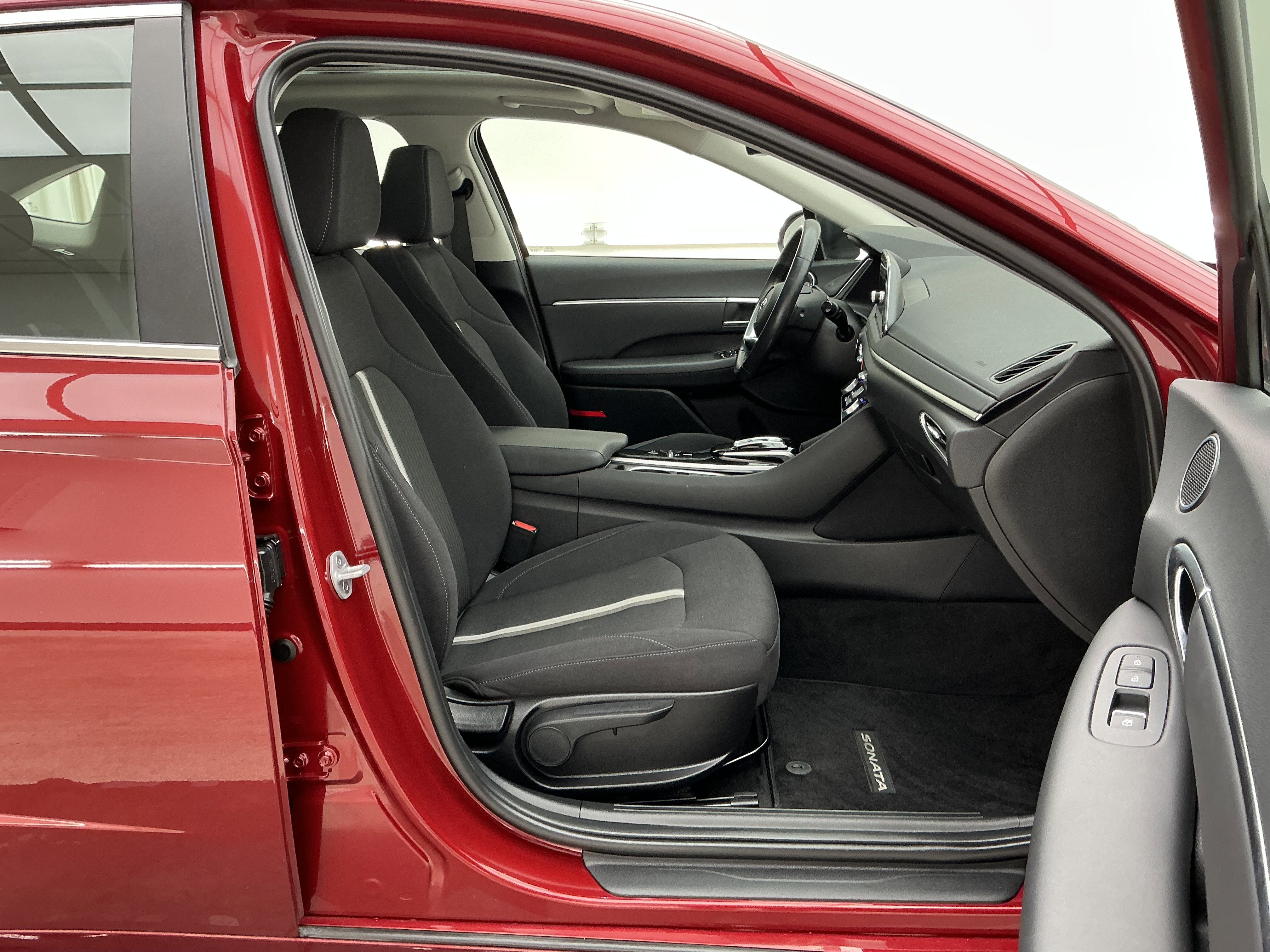 Used 2023 Ultimate Red Hyundai SEL image 25
