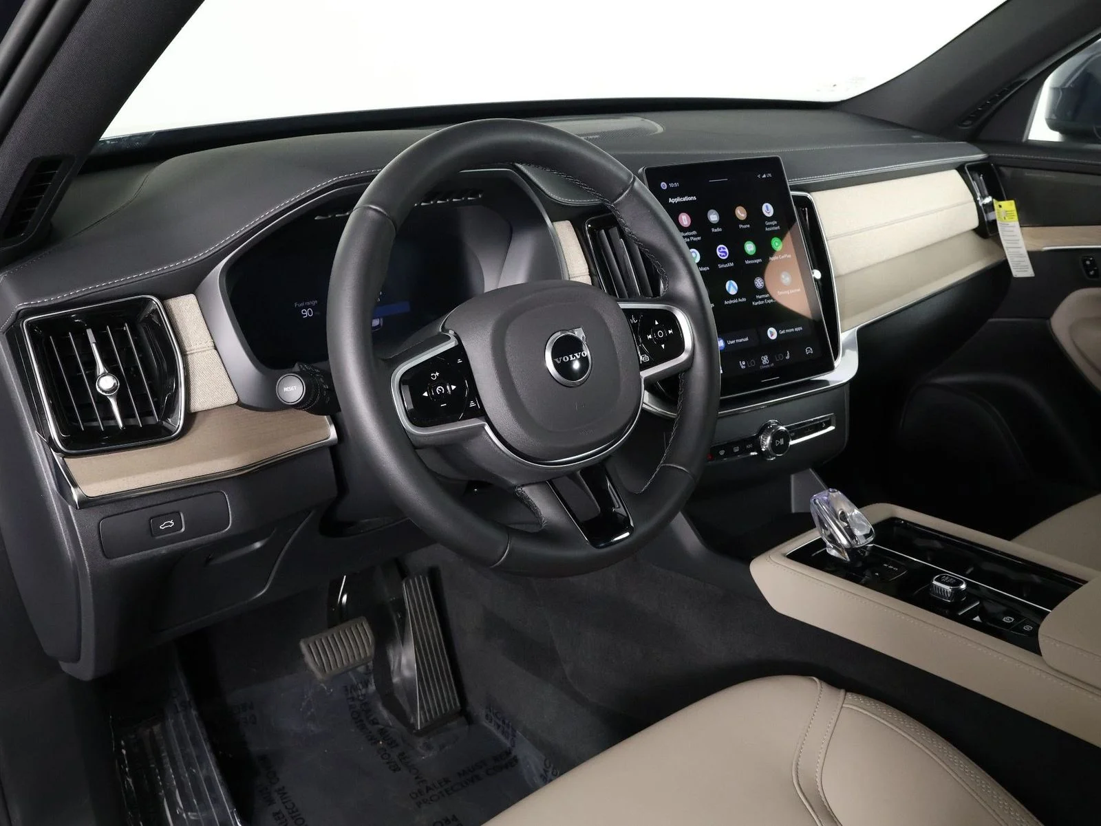 2026 Volvo XC90 Plus - Photo 14