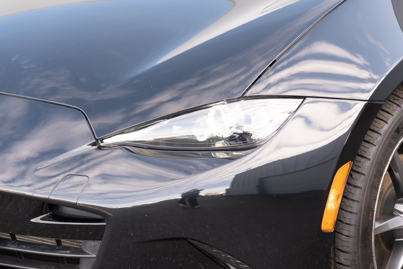 Used 2018  Mazda Grand Touring image 14
