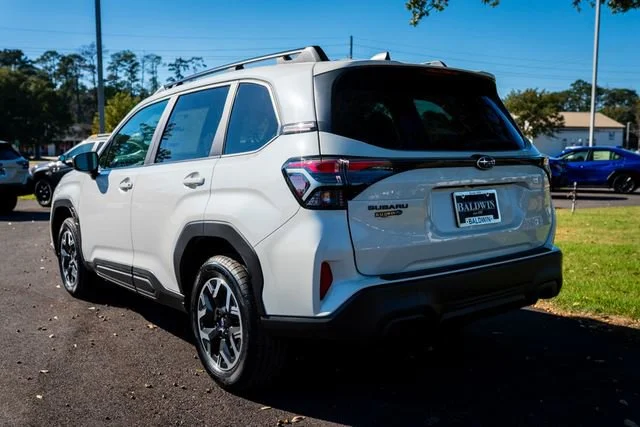 New 2026 Crystal White Pearl Subaru Premium image 4