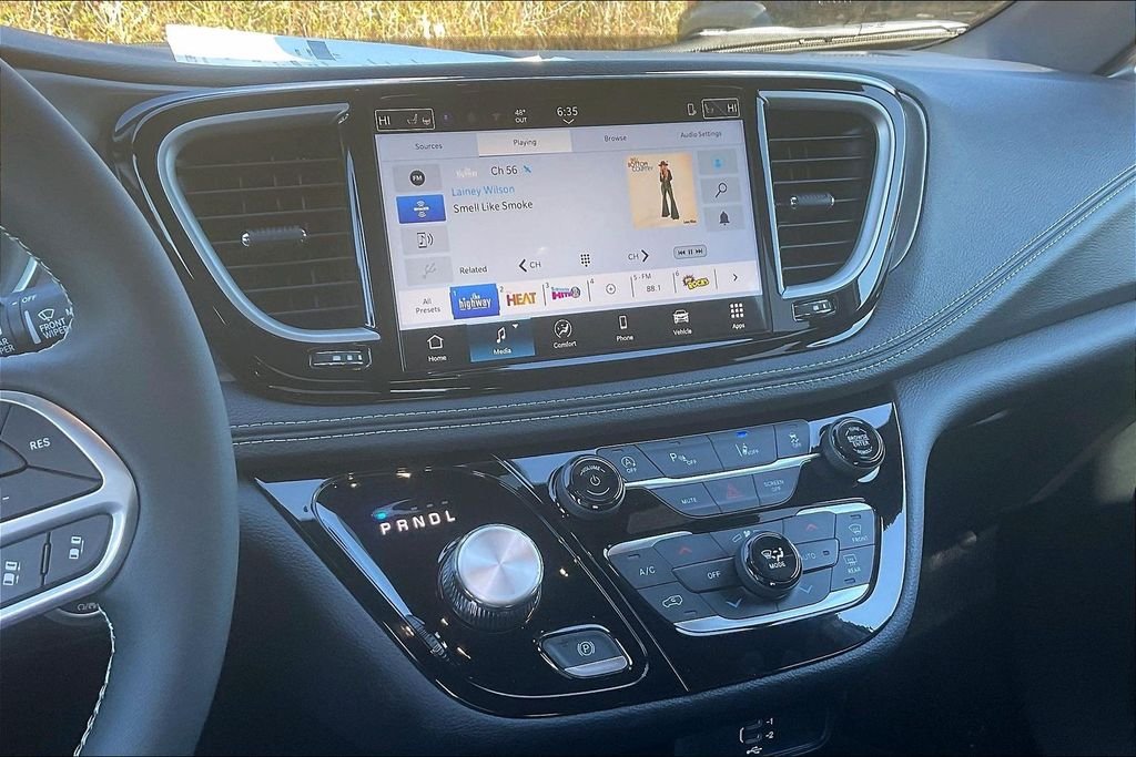 New 2026 Chrysler Pacifica Select 4D Passenger Van