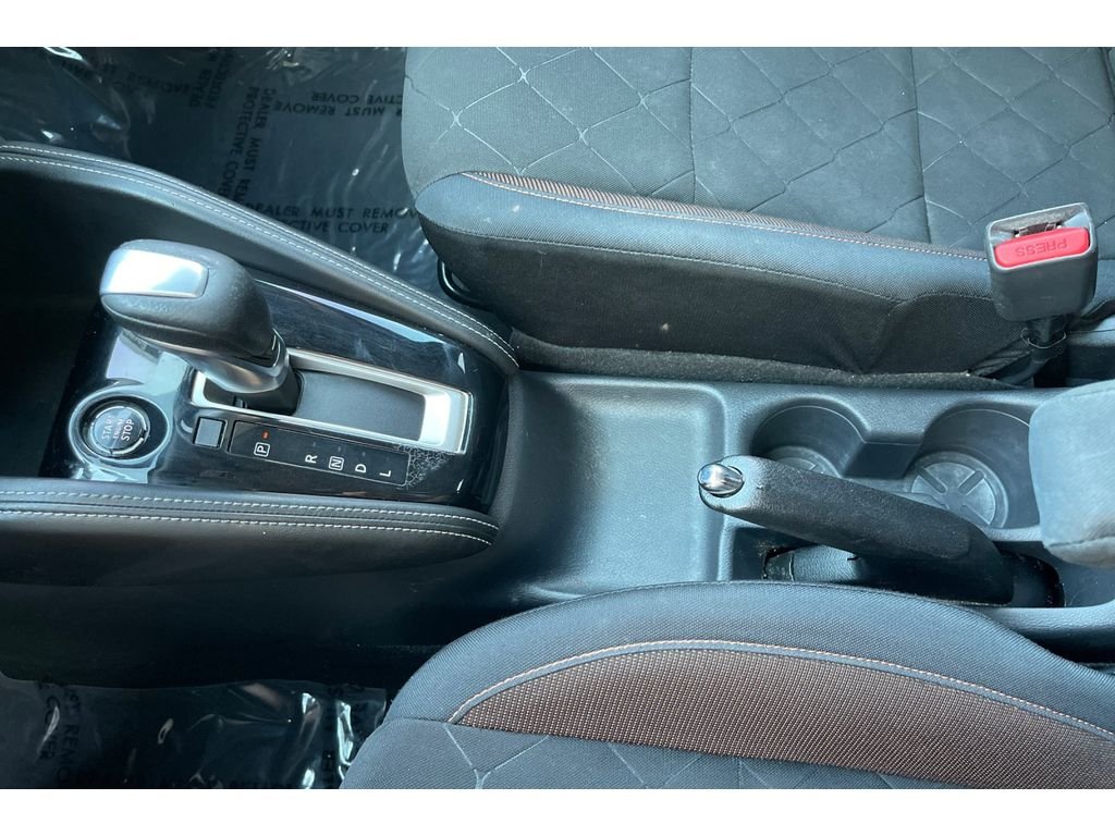 Used 2018 Cayenne Red/Super Black Nissan SR image 31