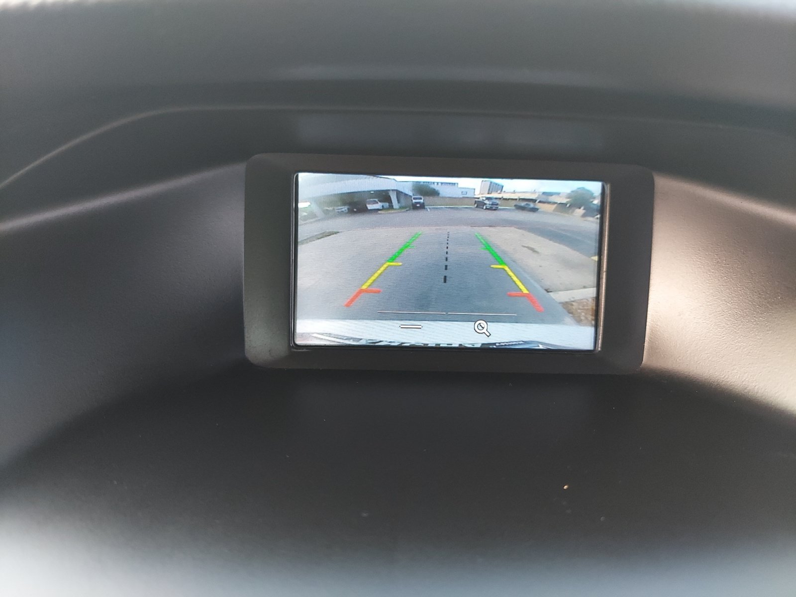 Used 2018 Oxford White Ford SE image 3
