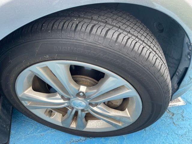 Used 2019 Gray Hyundai SEL image 9