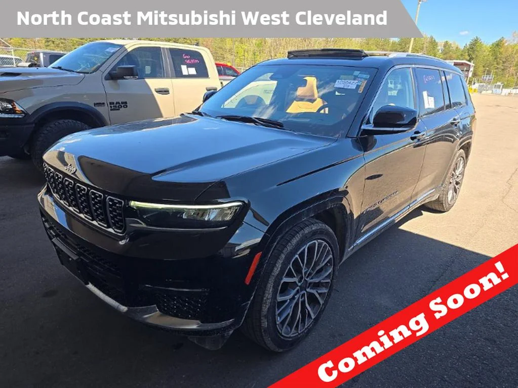 Used 2023 Black Jeep Summit image 1