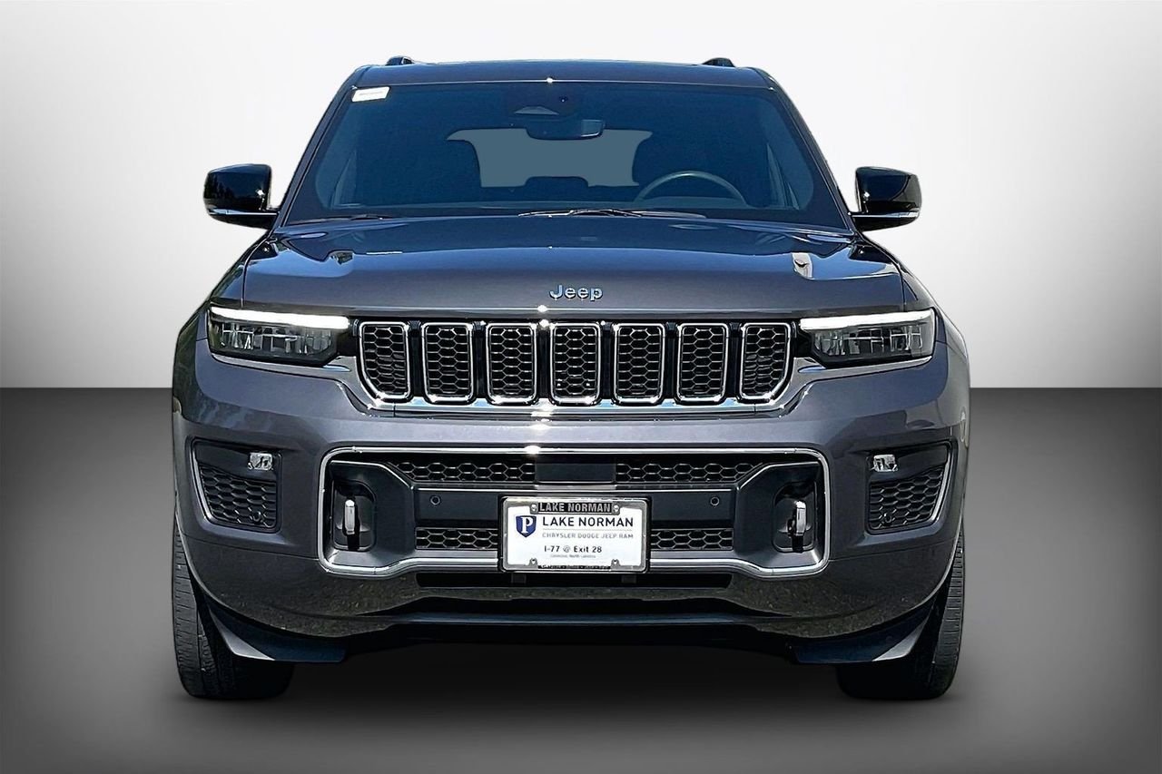 Used 2023 Gray Jeep Overland image 3