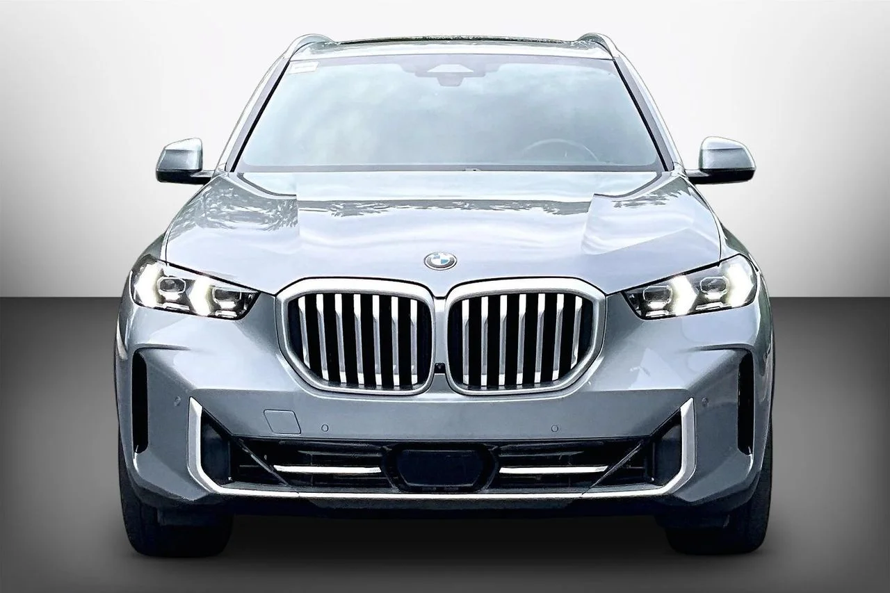 Certified Used 2024 Gray BMW xDrive40i image 3