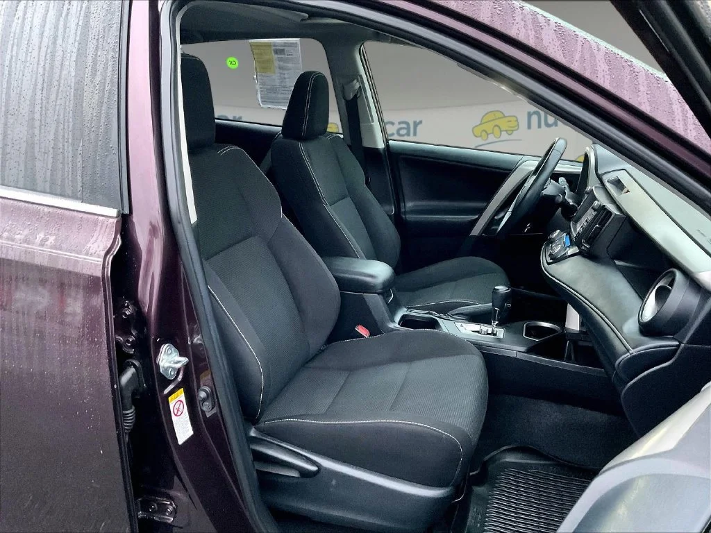 Used 2018 Black Currant Toyota XLE image 9