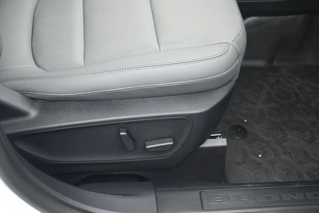 New 2026 Oxford White Ford Badlands® image 27