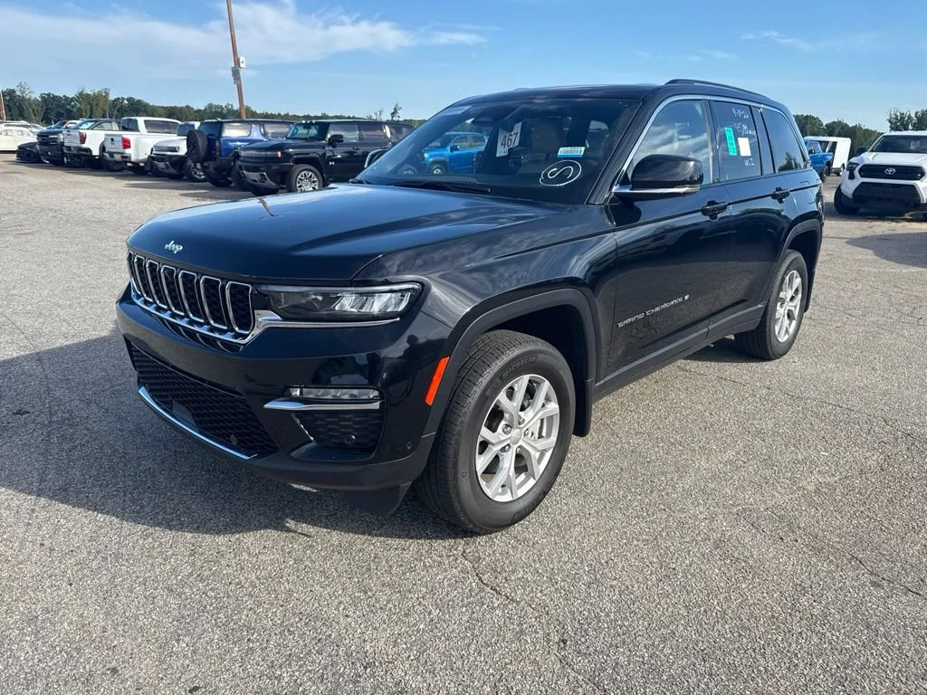 Used 2023 Black Jeep Limited image 1
