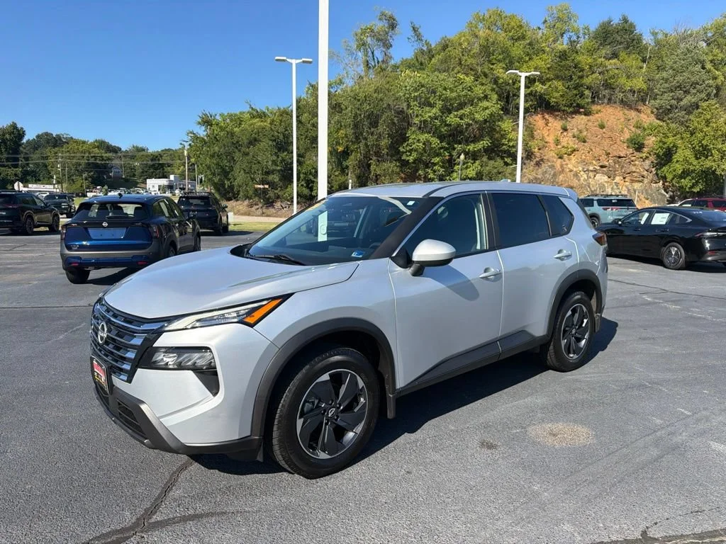 Used 2024 Silver Nissan SV image 3