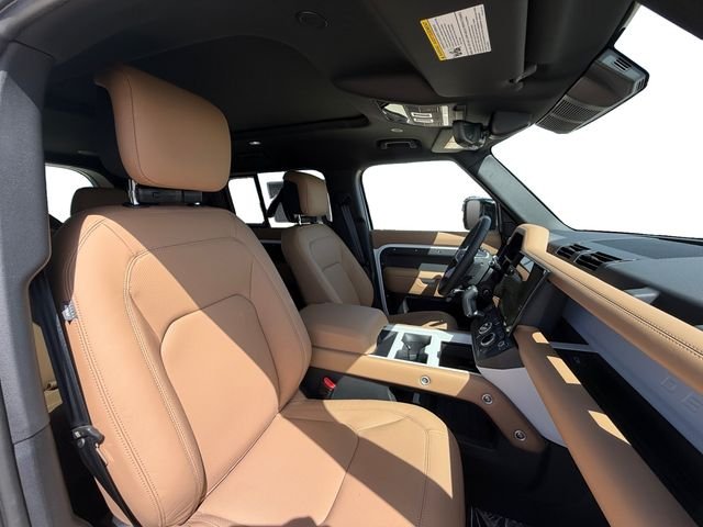 New 2026 Fuji White Land Rover X-Dynamic SE image 16