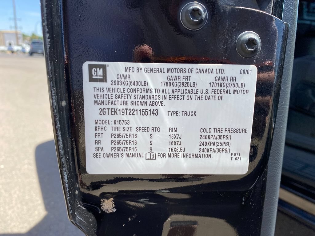 Used 2002 Onyx Black GMC SLE image 27