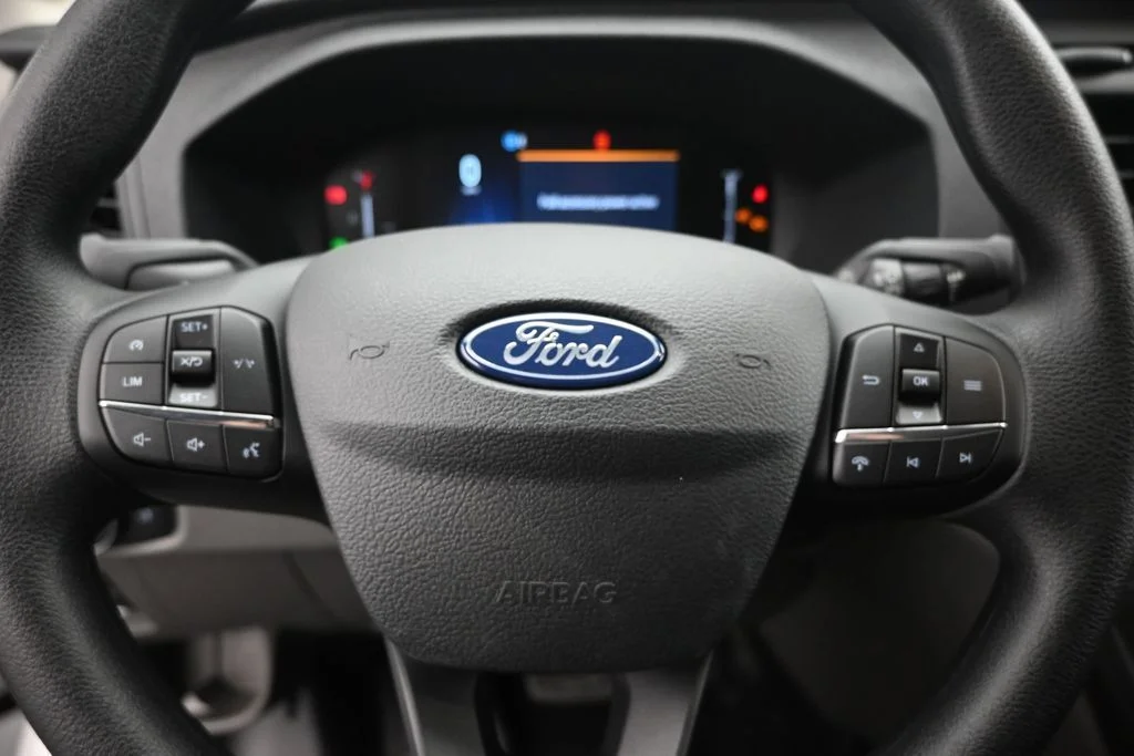 New 2026 Oxford White Ford Base image 10
