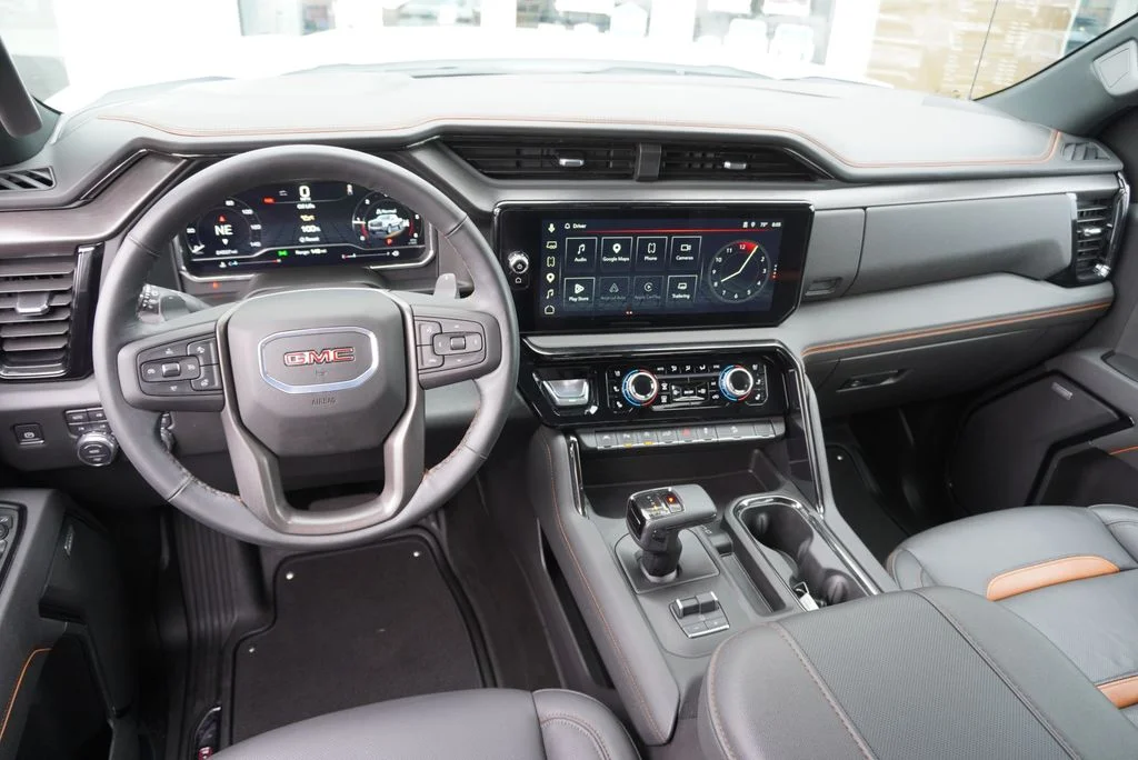 Used 2025 White GMC AT4 image 6