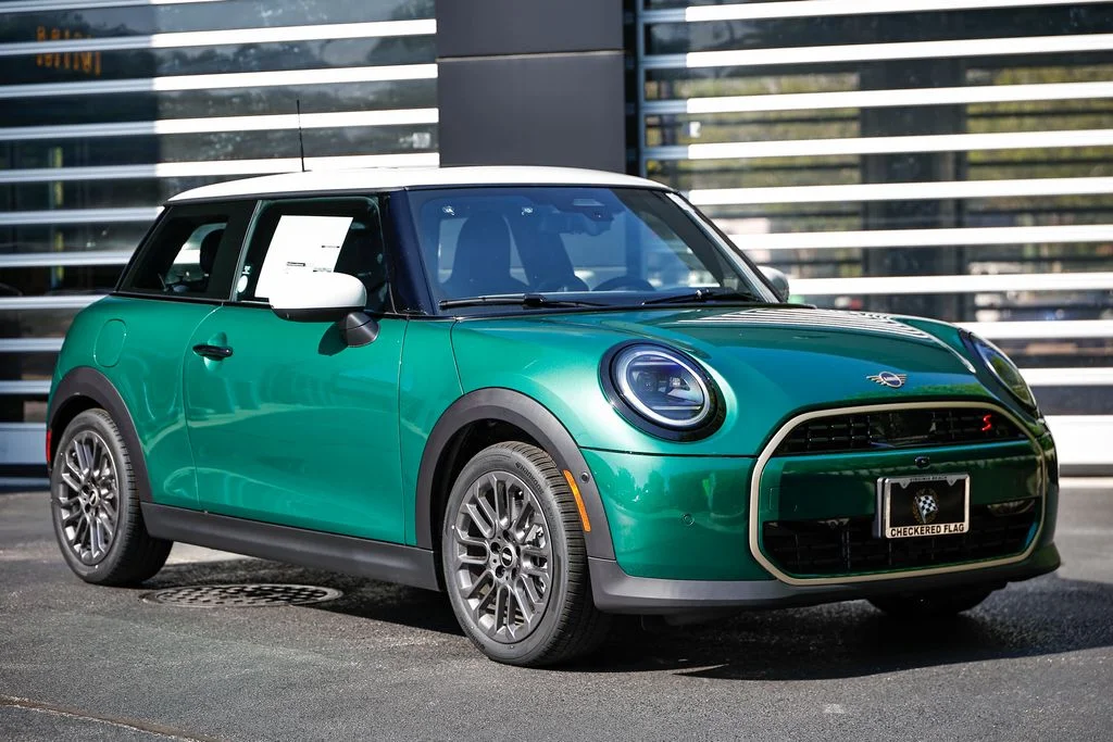 2026 MINI Hardtop Cooper S's photo