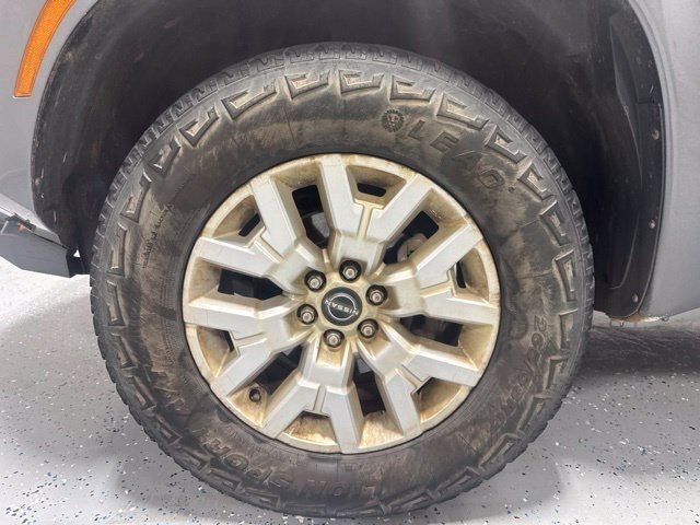 Used 2022 Gray Nissan SV image 10