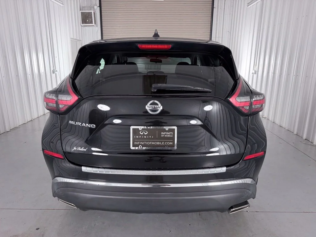 Used 2019 Black Nissan S image 6