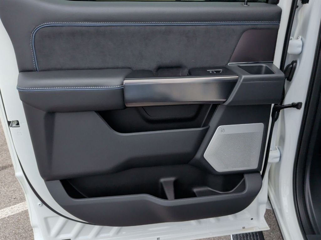 New 2026 Star White Metallic Tri-Coat Ford F-250® Platinum® image 38