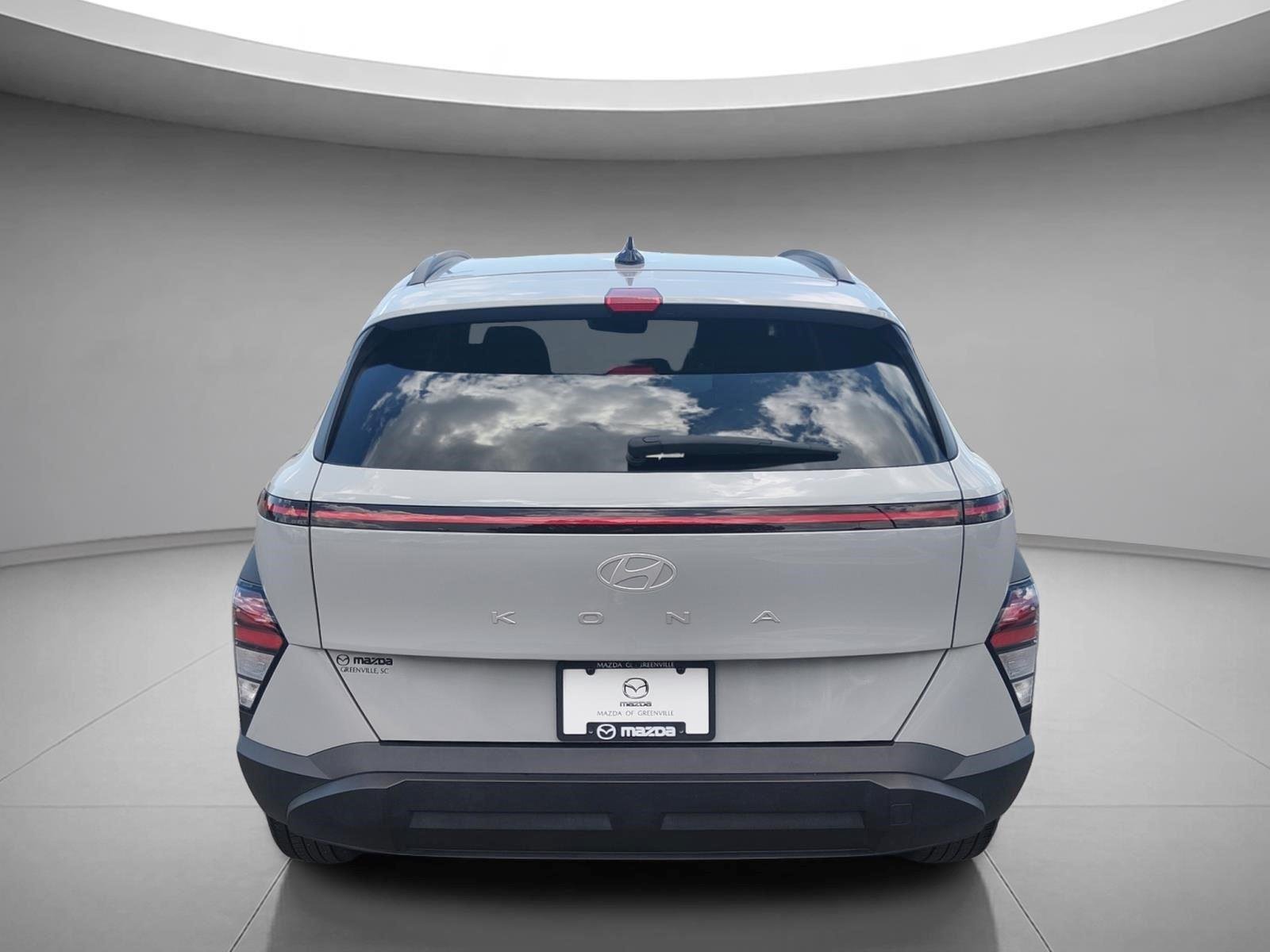 Used 2025 Cyber Gray Metallic Hyundai SEL image 4