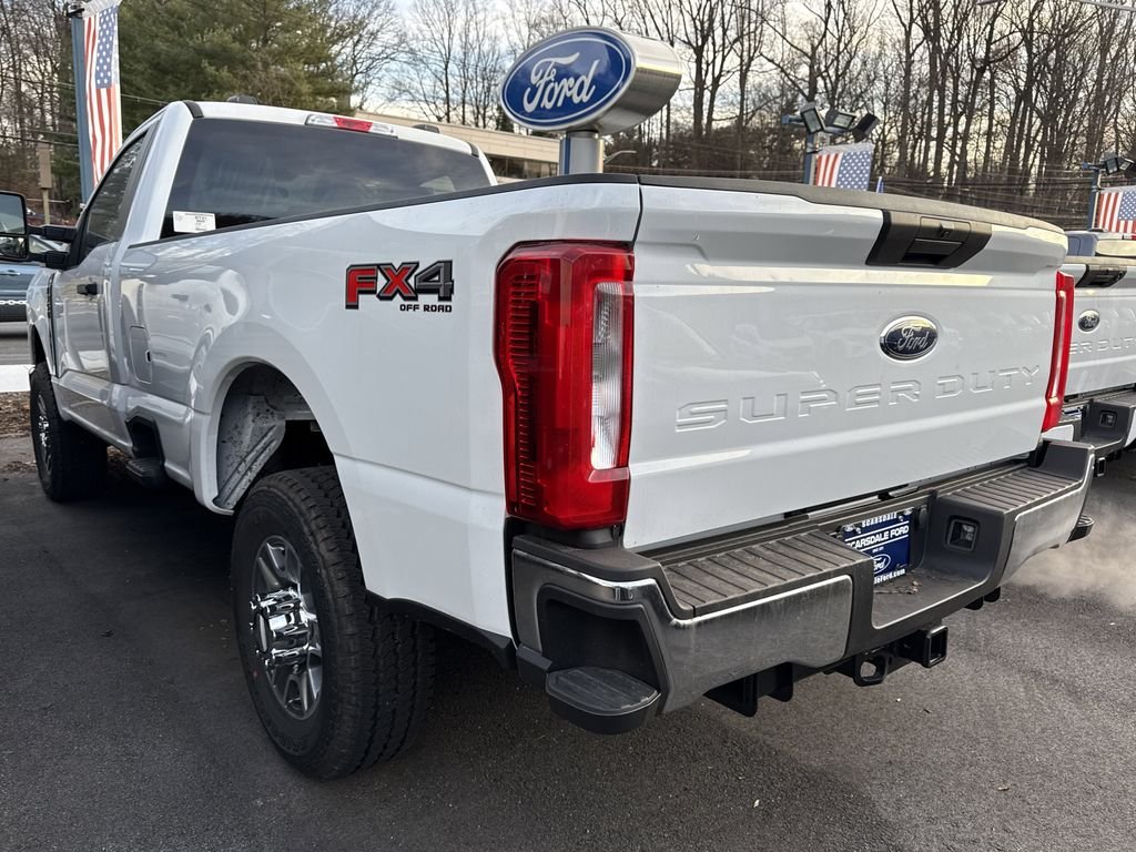 New 2025 Oxford White Ford F-350® XLT image 4