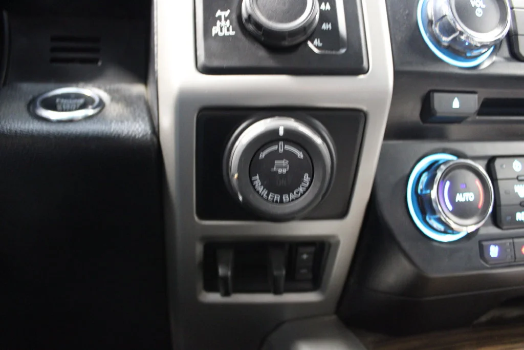 Used 2018 Shadow Black Ford Lariat image 40