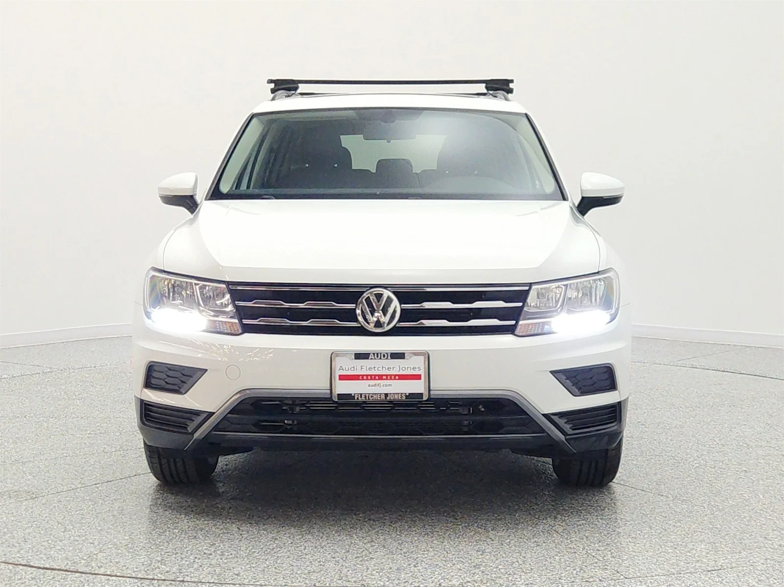 Used 2019 Pure White Volkswagen 2.0T SE FWD image 2