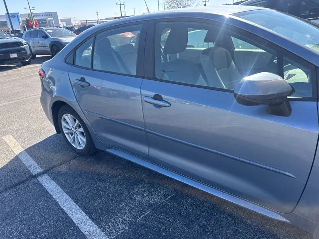 Used 2025  Toyota LE image 11