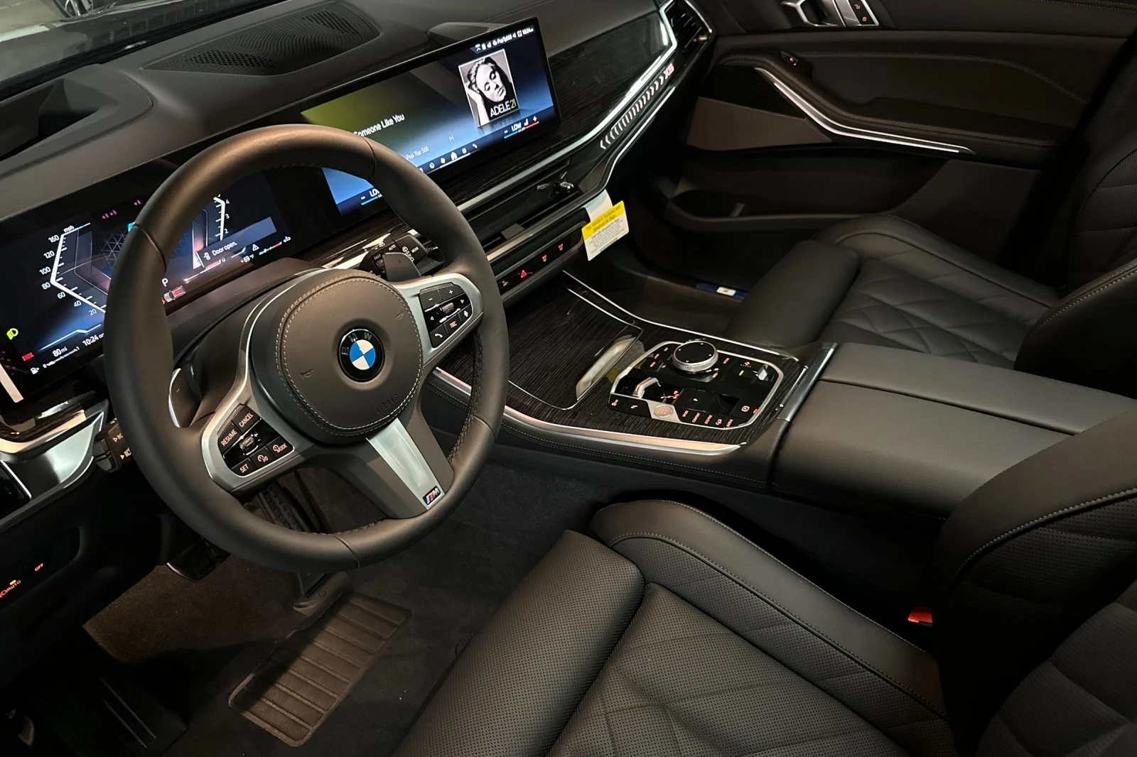 New 2026 Carbon Black Metallic BMW xDrive40i image 9