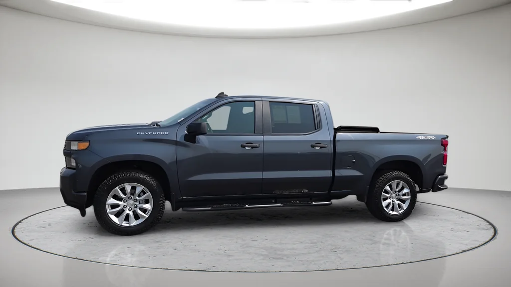 Used 2021 Gray Chevrolet Custom image 16
