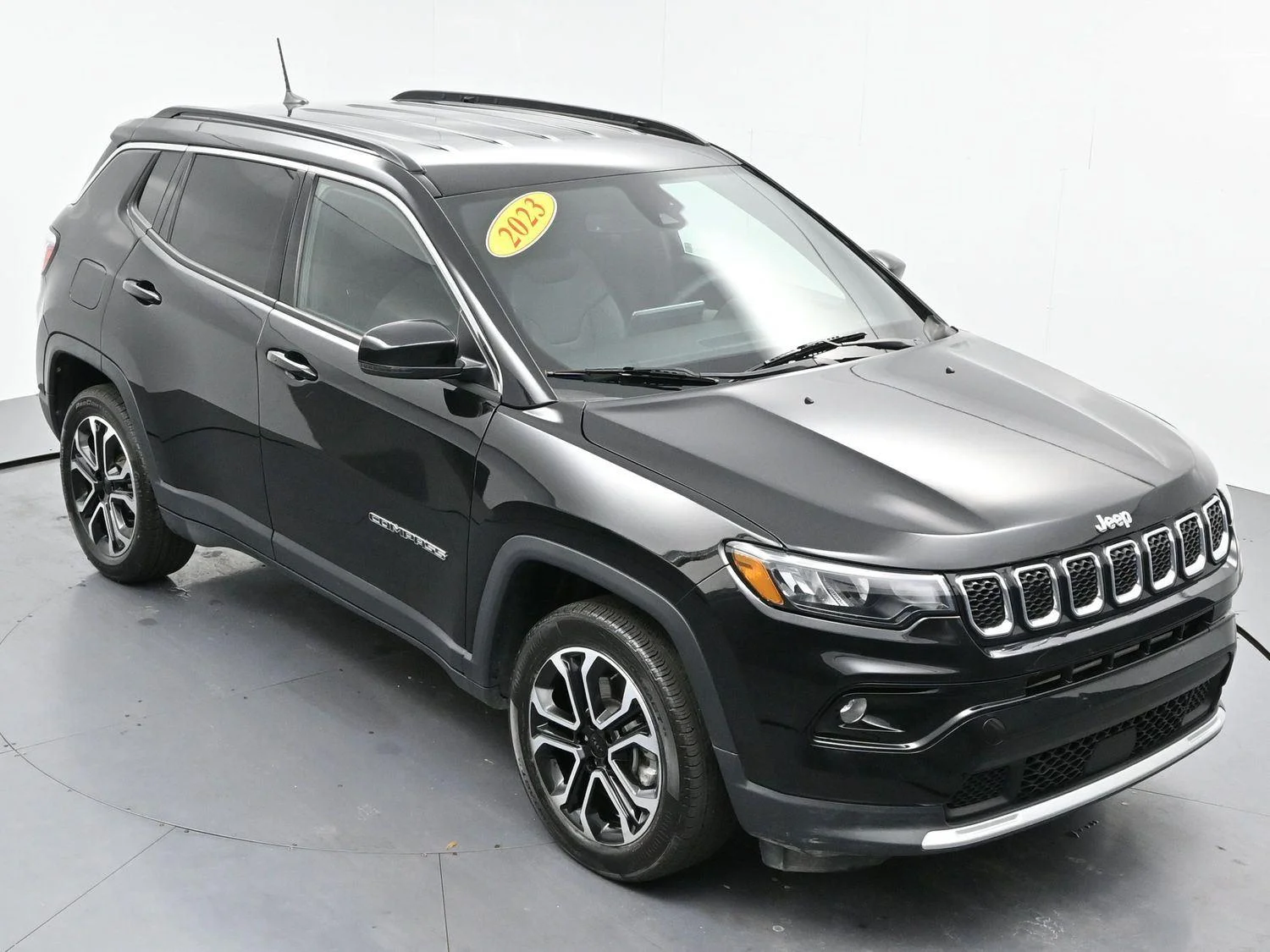 Used 2023 Diamond Black Crystal Pearlcoat Jeep Limited image 36