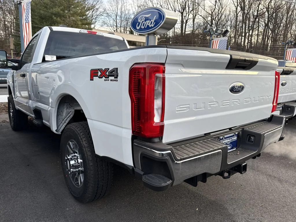 New 2025 White Ford XLT image 4