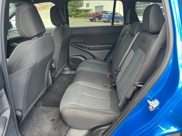 Used 2026 Hydro Blue Pearlcoat Jeep Laredo image 15