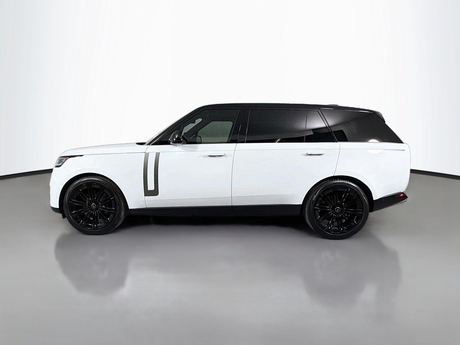 Used 2024 Fuji White Land Rover P530 SE LWB 7 SEATS image 8