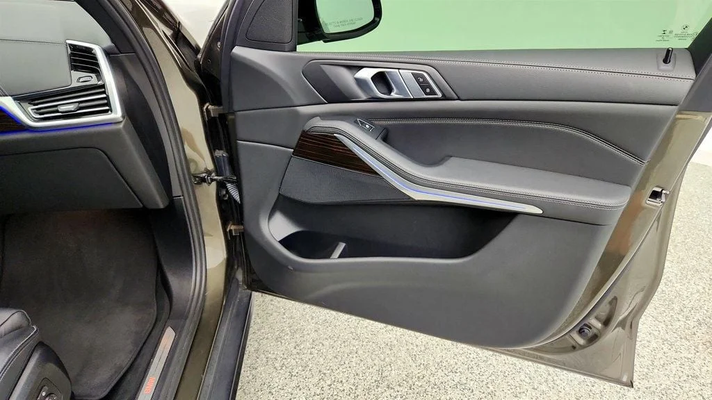 Used 2020 Manhattan Green Metallic BMW xDrive40i SAV w/ Vernasca Leather & Convenience Pkg image 28