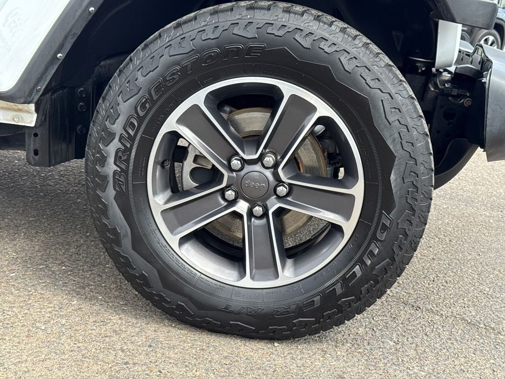 Certified Used 2023 White/off-white Jeep Sahara image 7
