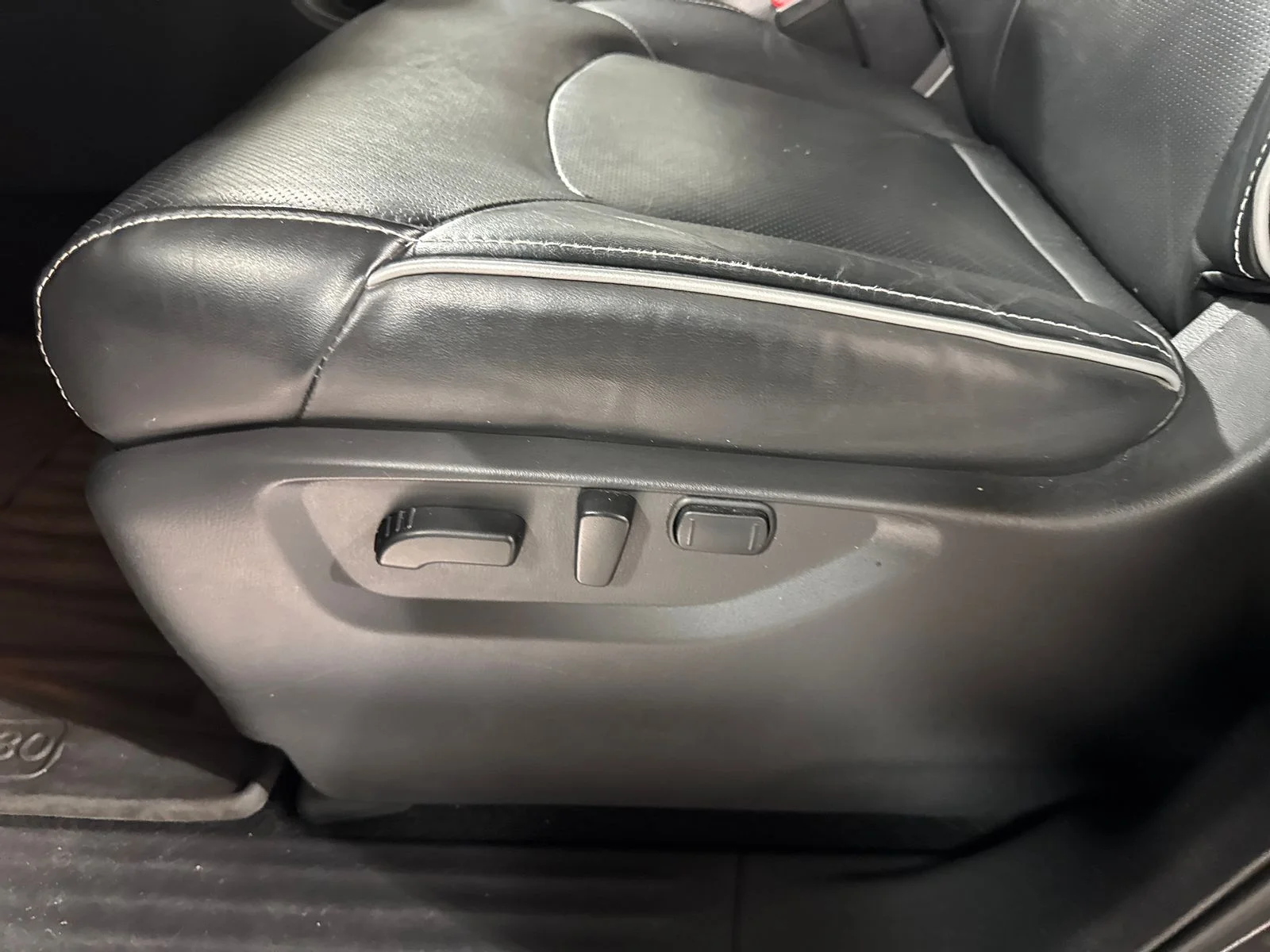Certified Used 2023 Gray INFINITI Premium Select image 14