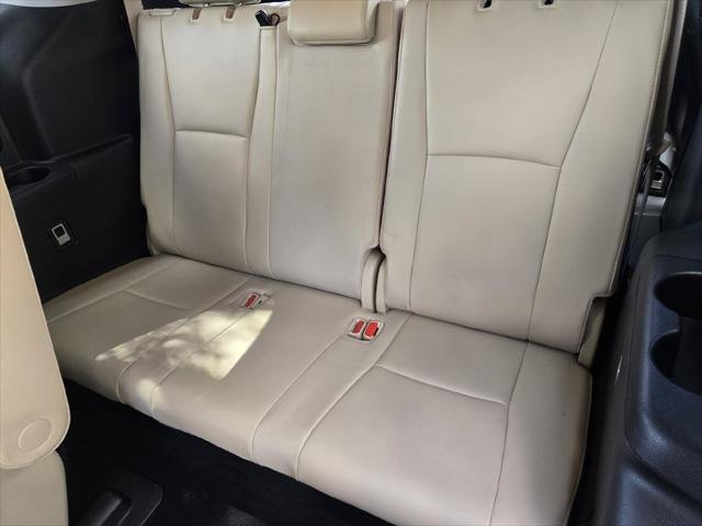 Certified Used 2021 RUBY FLARE PEARL Toyota  image 26