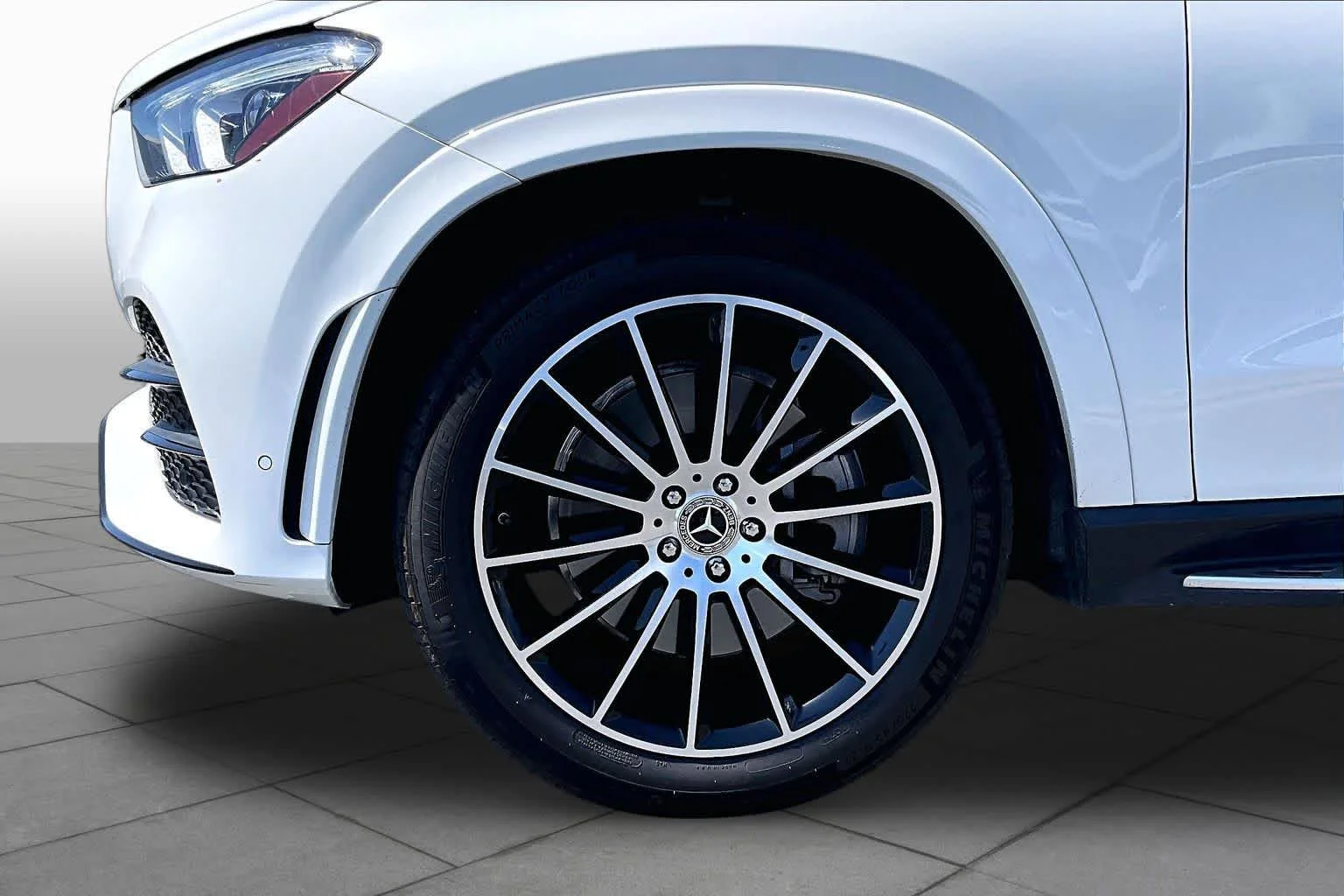 Used 2021 Polar White Mercedes-Benz GLE 450 image 10