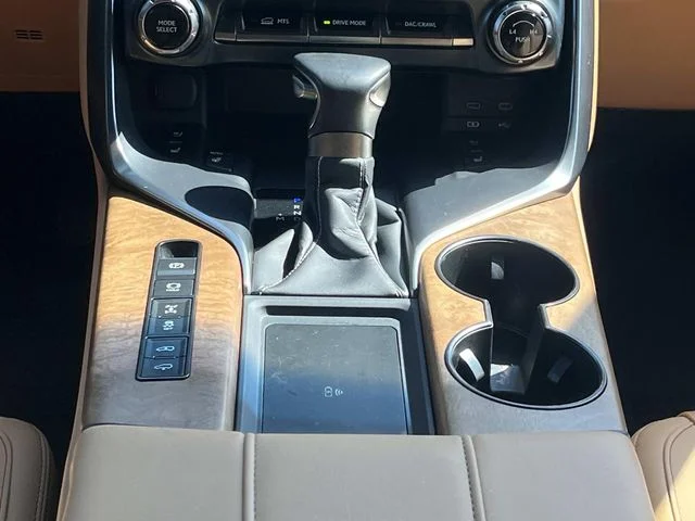 Certified Used 2025 EMINENT WHITE PEARL Lexus 600 Luxury image 16
