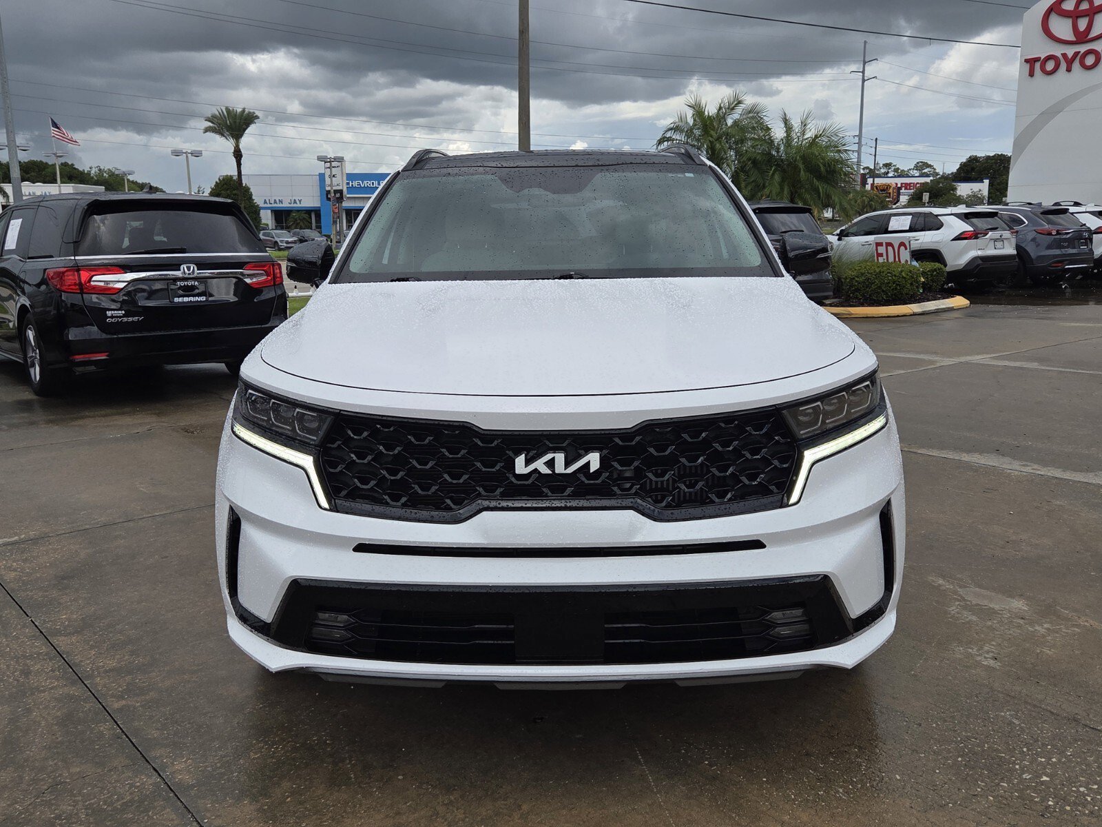Used 2023 Glacial White Pearl Kia SX image 1